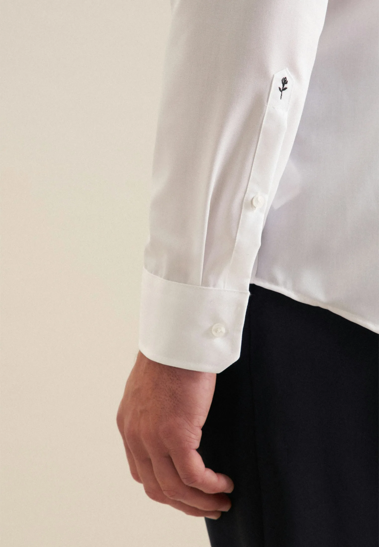 NONIRON POPELINE BUSINESS OVERHEMD IN SLIM WITH BUTTONDOWNKRAAG